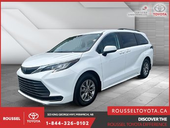 2022 Toyota Sienna LE FWD