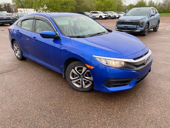 Honda Civic LX | Cam | USB | HtdSeats | Bluetooth | Keyless 2017