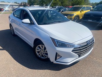 Hyundai ELANTRA Essential | Cam | USB | HtdSeats | Bluetooth 2020