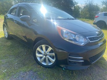 2017 Kia RIO EX | 6-Spd | SunRoof | Cam | USB | Bluetooth | XM