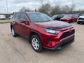 Toyota RAV4 LE | Cam | USB | HtdSeats | Bluetooth | Keyless 2020