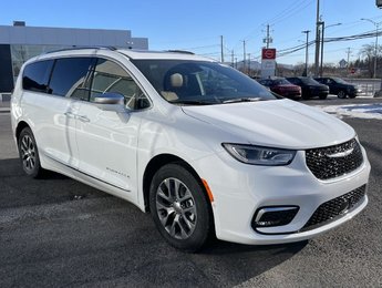 2024 Chrysler Pacifica Hybrid Pinnacle