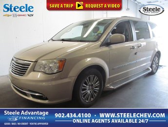 2014 Chrysler Town & Country Touring