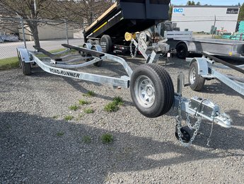 2026 ROAD RUNNER TRAILERS 5 5200
