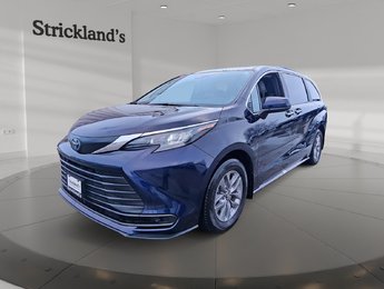 2025 Toyota Sienna Hybrid Sienna XLE 8-Pass