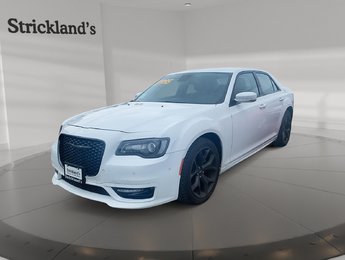 2022 Chrysler 300 Touring L
