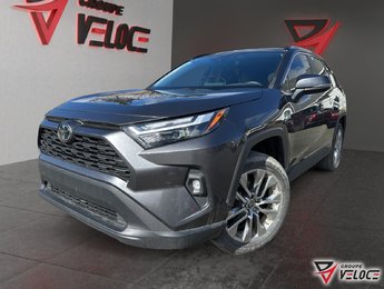 2023 Toyota RAV4 XLE *CUIR, TOIT OUVRANT, MAGS*