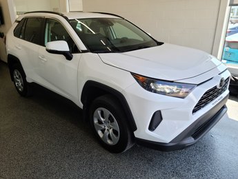 Toyota RAV4 LE AWD, 2021