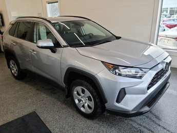 Toyota RAV4 LE AWD, 2021