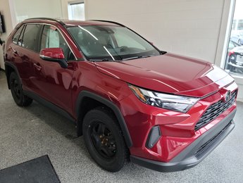 2022 Toyota RAV4 XLE AWD, TOIT, MAGS,