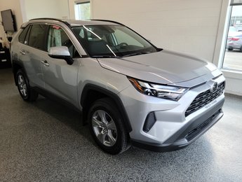 Toyota RAV4 XLE AWD, TOIT, MAGS, 2023