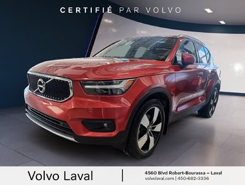 Volvo XC40 Momentum 2022