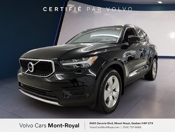 2022 Volvo XC40 Momentum