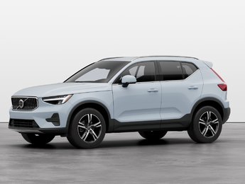 2025 Volvo XC40 CORE VERSION LUSTRÉE