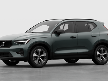 Volvo XC40 Plus (Dark Theme) 2026