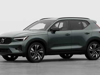 Volvo XC40 ULTRA DARK THEME 2026