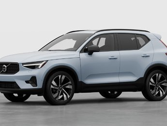Volvo XC40 PLUS DARK THEME 2026