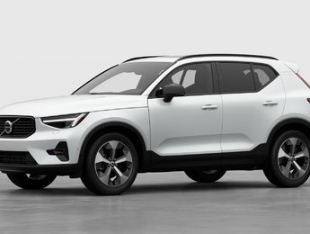Volvo XC40 PLUS DARK THEME 2026