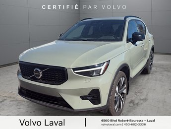 Volvo XC40 Plus Dark Theme 2025