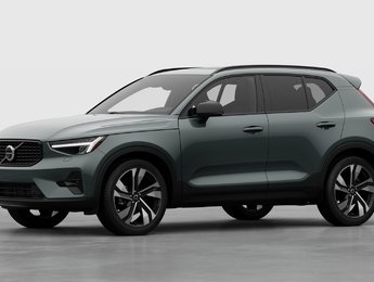 Volvo XC40 Plus Dark Theme 2026