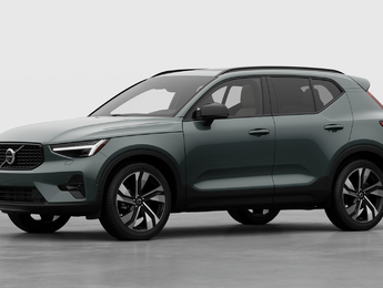 2026 Volvo XC40 Plus Dark Theme