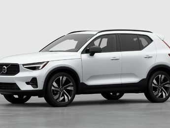 Volvo XC40 Plus (Dark Theme) 2026