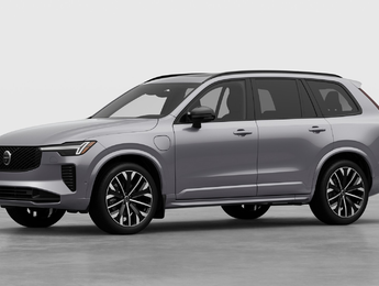 2026 Volvo XC90 Plug-In Hybrid Plus Dark Theme