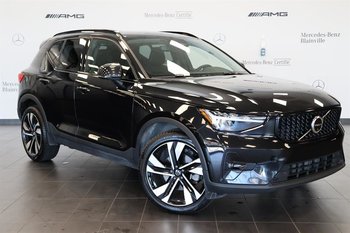 2023 Volvo XC40 B5 AWD Plus - Dark