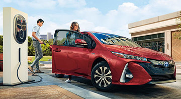 Five Reasons Why You Should Consider a Toyota Hybrid Vehicle