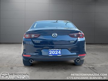 Zoom on the image #3