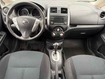 Zoom on the image #3