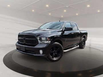 Ram 1500 Classic Express NIGHT + CREW + CARPLAY + CAM + HEATED SEAT 2023