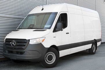 Mercedes-Benz eSprinter Cargo Van  2025