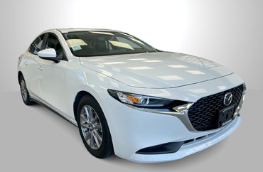 2022 Mazda 3 GS | Dual Climate | Heated Seats With luxury package!