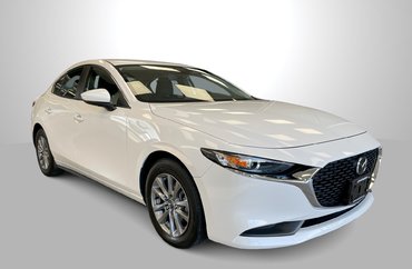 2024 Mazda 3 GS | 1 Owner | Like New Come have a look!