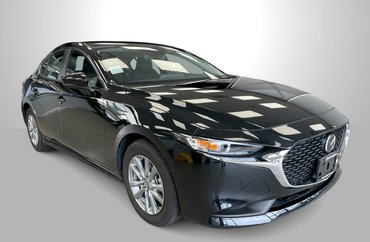 2025 Mazda 3 GX | Like New | Fresh Trade Carplay, android auto, heated seats!