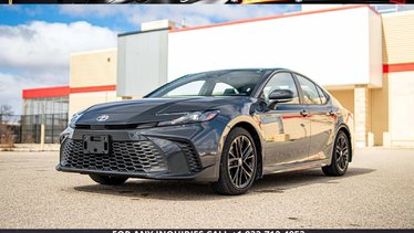 2025 Toyota Camry SE UPGRADE