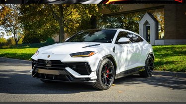 2023 Lamborghini Urus Performante