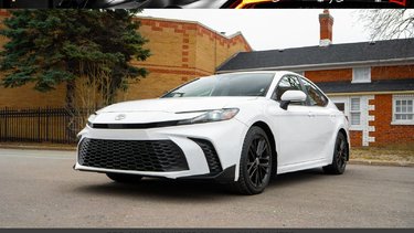 2025 Toyota Camry SE UPGRADE HYBRID