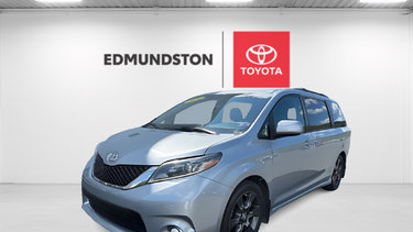 Toyota SIENNA SE LD21 2016