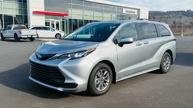 2025 Toyota SIENNA XLE 8 PLACES XLE