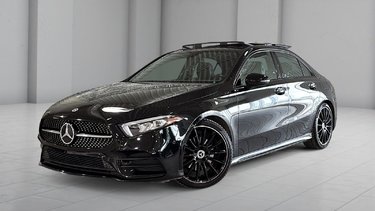 2022 Mercedes-Benz A-Class A 220 4MATIC AMG Night Package, TOIT CUIR NO DAMAGE REPORT