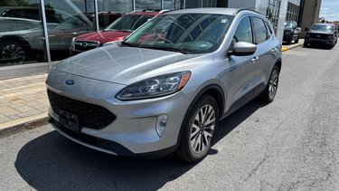 Escape Titanium Hybrid | AWD | CUIR | NAV | CARPLAY |
