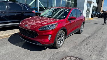 Escape Titanium | AWD | 2.0T | CUIR | NAVIGATION |