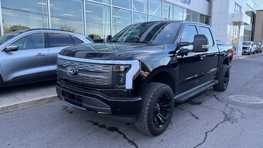 F-150 Lightning LARIAT | LONG RANGE | MAX TOW | TOIT PANO |