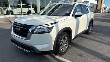 Nissan Pathfinder SL | AWD | 8 PASS | TOIT PANO | TOW PACK | 2023