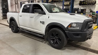 1500 Classic Warlock, CREW CAB, NAV