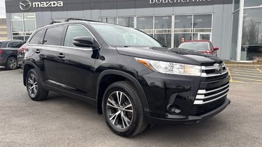 Highlander LE, AWD, 8 PASSAGERS