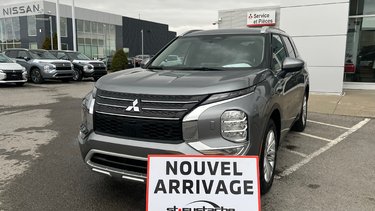 Mitsubishi Outlander SE**S-AWC**TAUX À PARTIR DE 0.9%**TOIT OUVRANT** 2022