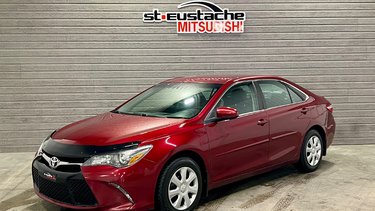 Toyota Camry SE**MAGS 17 PO D'ORIGINE**BLUETOOTH**CRUISE** 2017